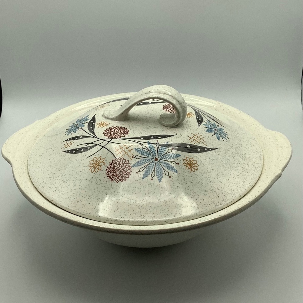 1950s GRINDLEY Lidded Serving Dish.  MCM Earthenware.  Crafted in England.